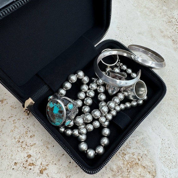 Gucci Guilty Cosmetic Case / Jewelry Case - Picture 5 of 13